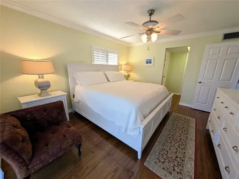 3807 Lake Bayshore Drive Bradenton FL 34205