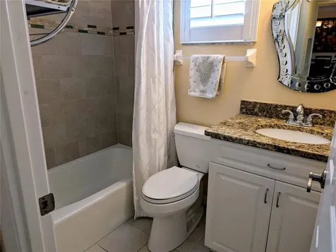 3807 Lake Bayshore Drive Bradenton FL 34205