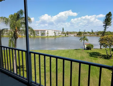 3807 Lake Bayshore Drive Bradenton FL 34205