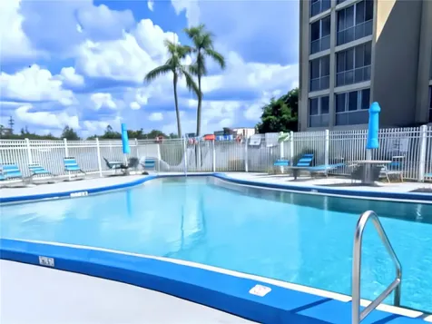 3807 Lake Bayshore Drive Bradenton FL 34205