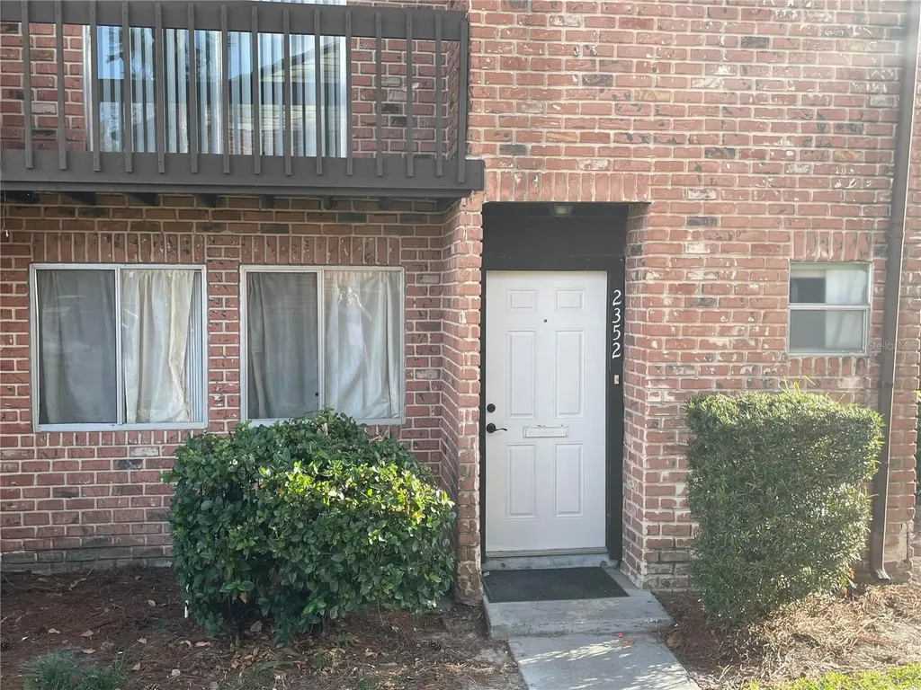 2352 Huntington Green Court Orlando FL 32839