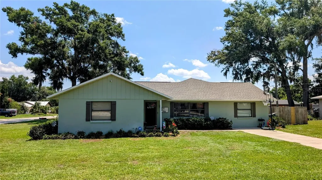 624 N Lanier Avenue Fort Meade FL 33841