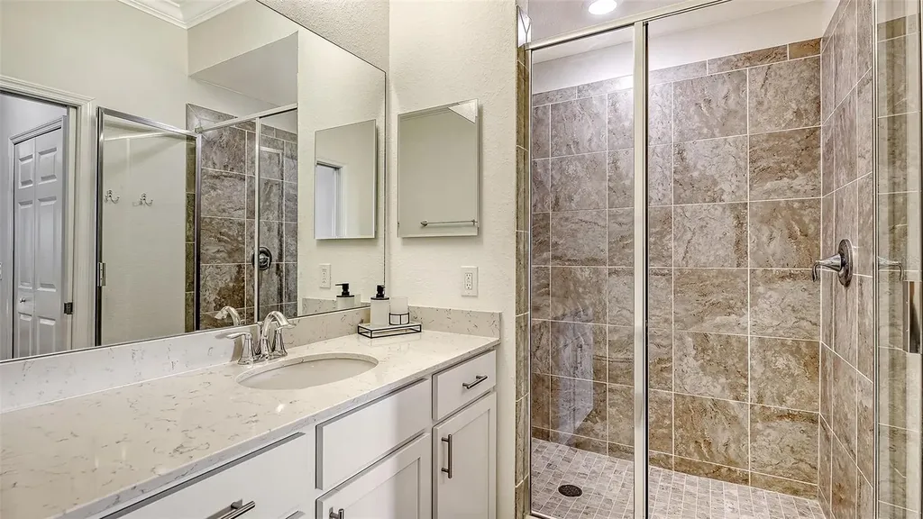1010 Tidewater Shores Loop Bradenton FL 34208