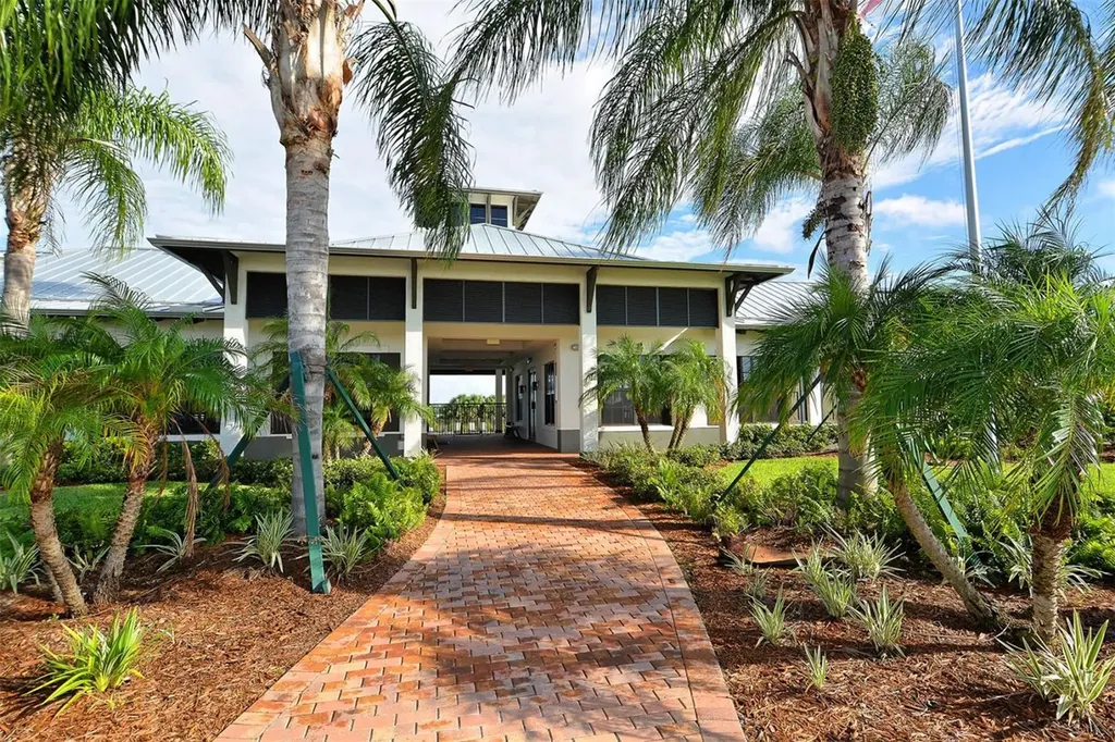 1010 Tidewater Shores Loop Bradenton FL 34208