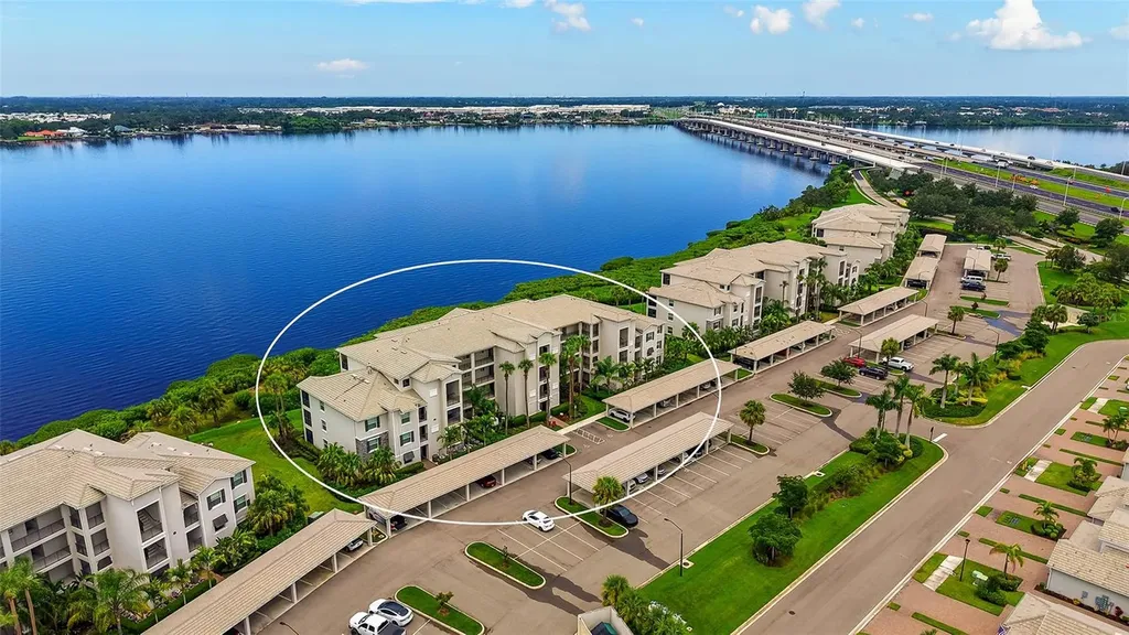 1010 Tidewater Shores Loop Bradenton FL 34208