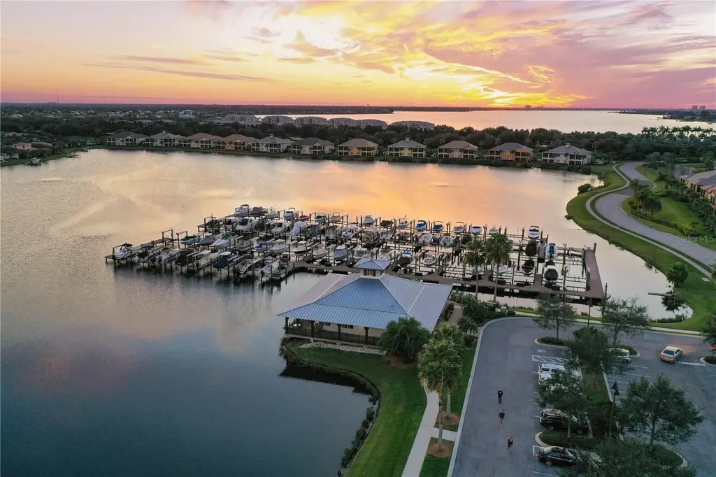 1010 Tidewater Shores Loop Bradenton FL 34208