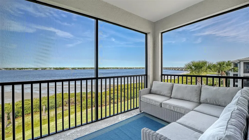 1010 Tidewater Shores Loop Bradenton FL 34208