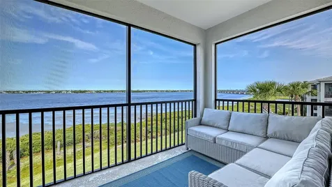 1010 Tidewater Shores Loop Bradenton FL 34208
