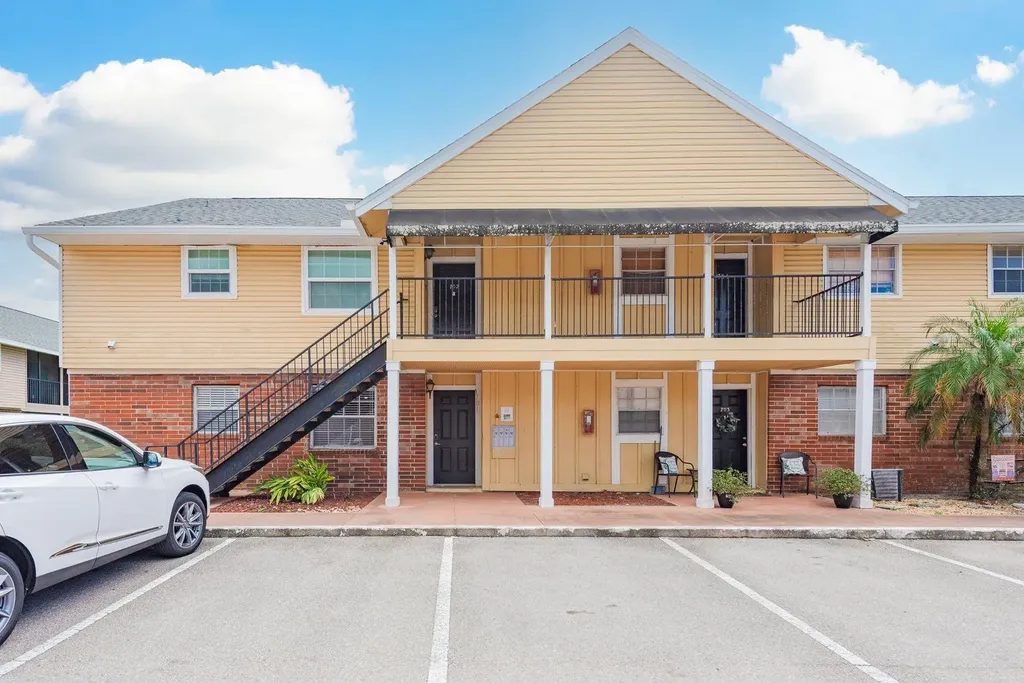 200 Country Club Drive Largo FL 33771