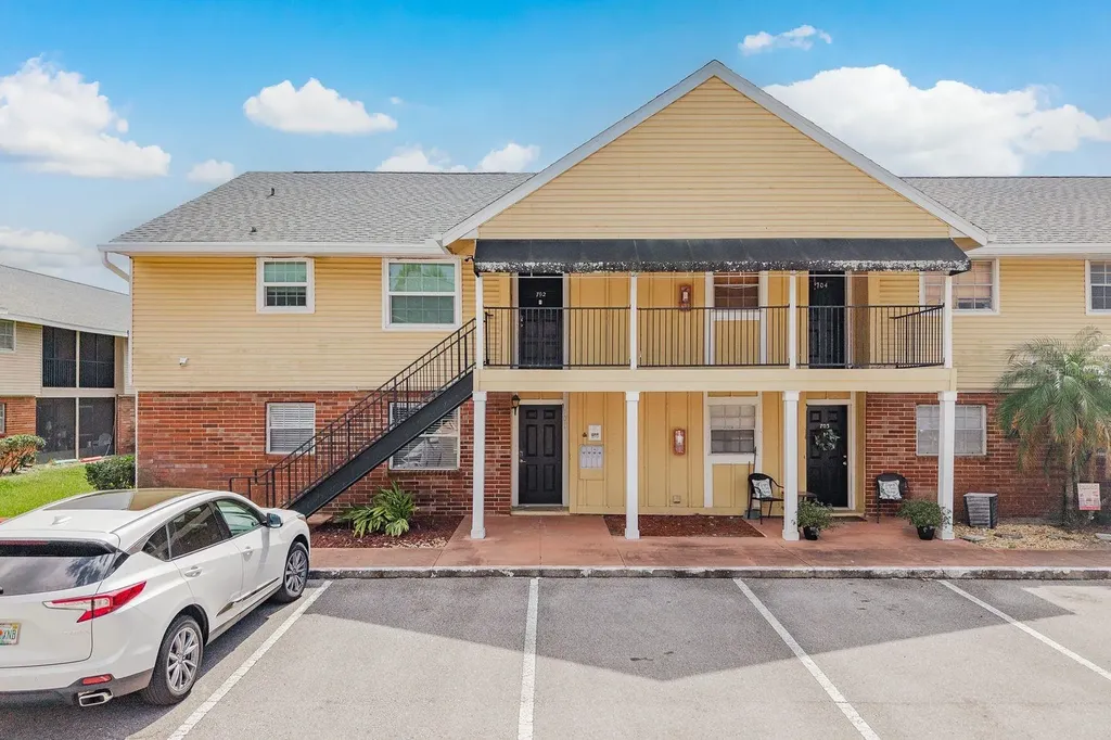 200 Country Club Drive Largo FL 33771