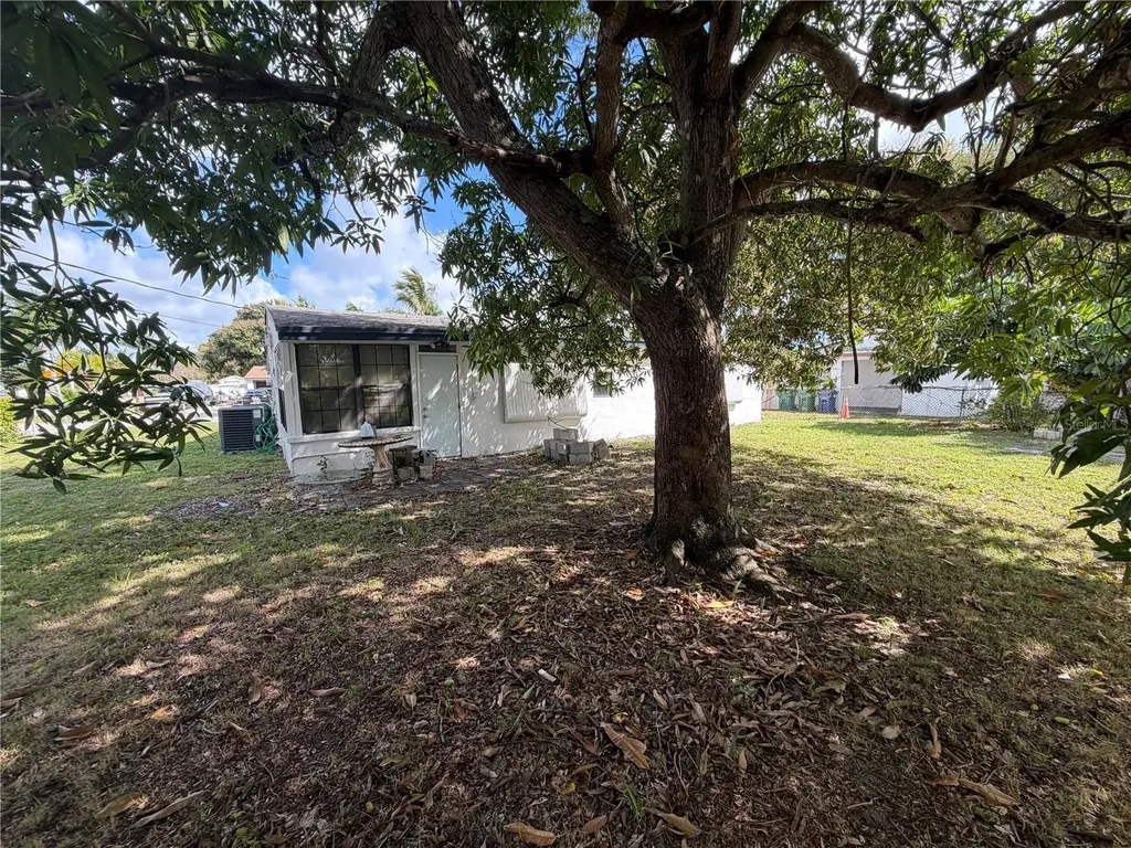 3750 NW 4th Court Lauderhill FL 33311