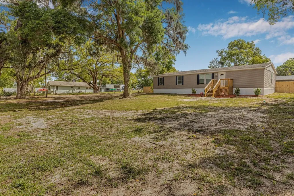 7706 23rd Street Zephyrhills FL 33540