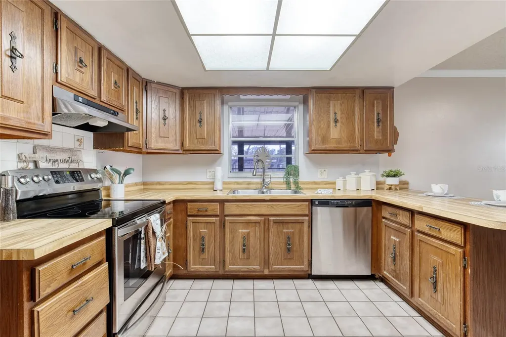 27727 Lois Drive Tavares FL 32778