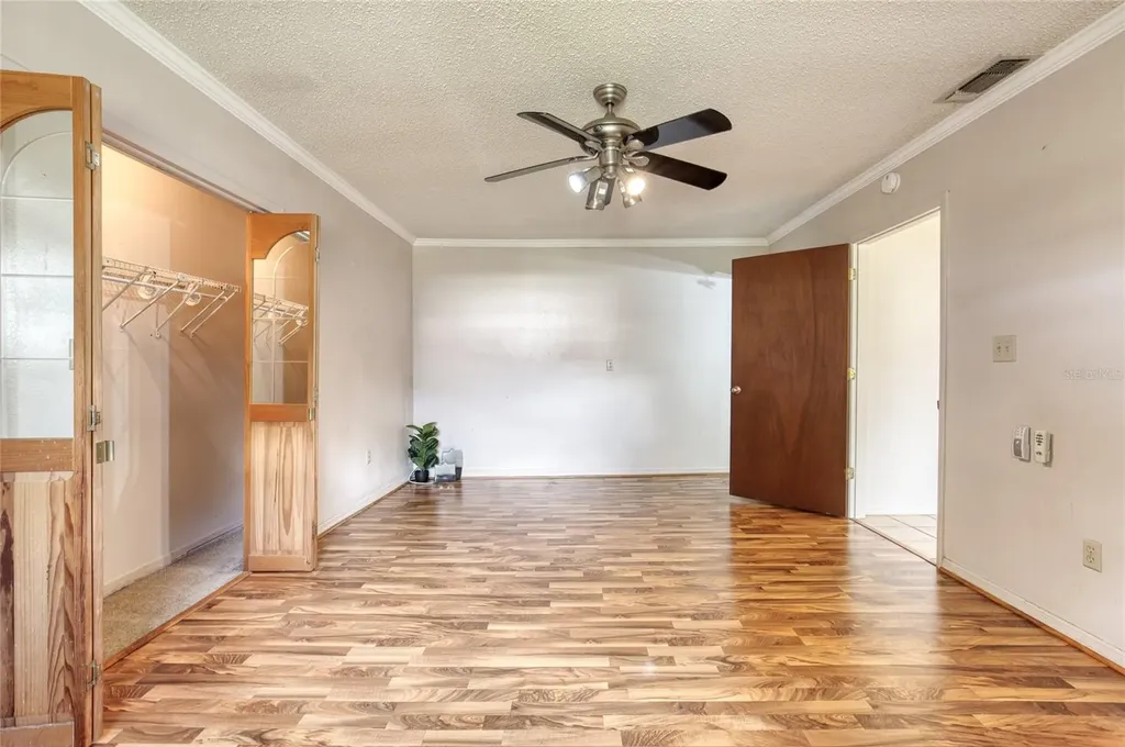 27727 Lois Drive Tavares FL 32778