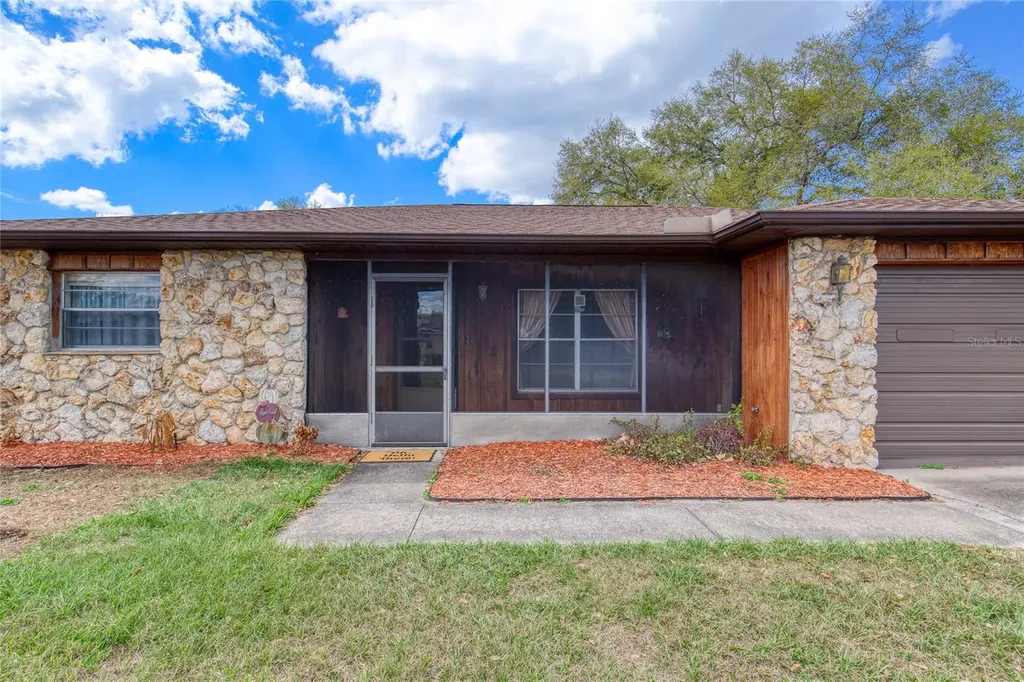27727 Lois Drive Tavares FL 32778