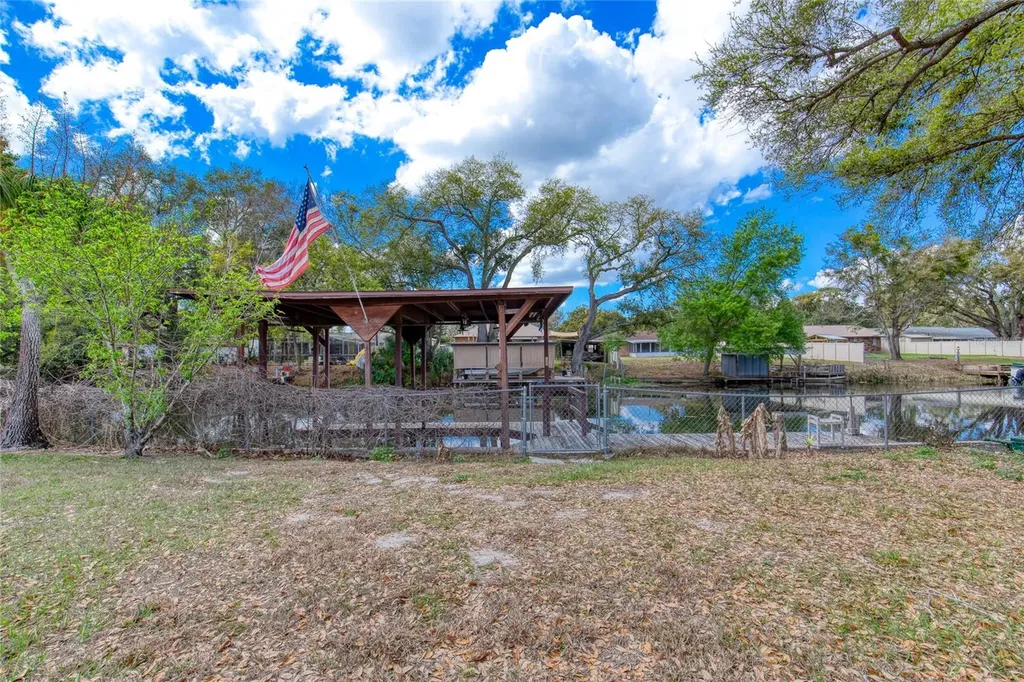 27727 Lois Drive Tavares FL 32778