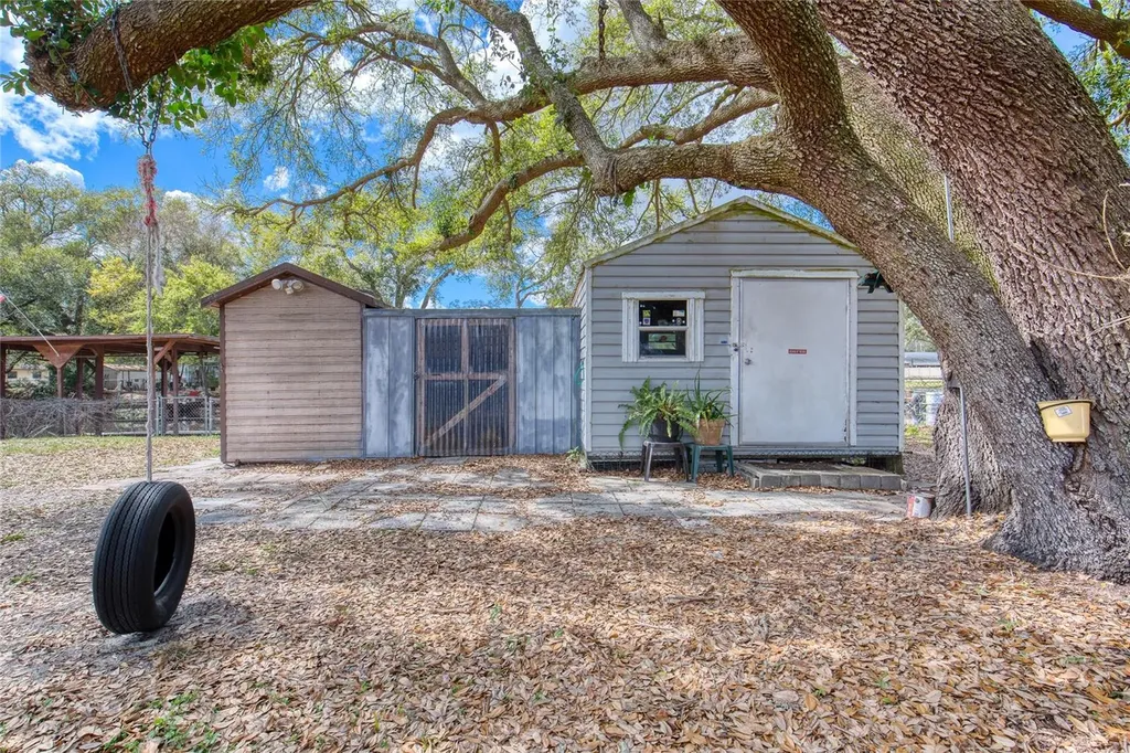 27727 Lois Drive Tavares FL 32778
