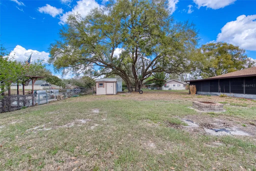 27727 Lois Drive Tavares FL 32778
