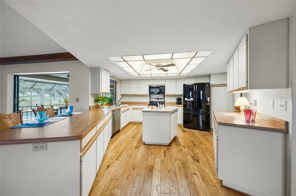 4806 W Country Club Drive Sarasota FL 34243