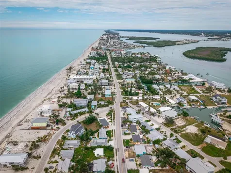 1385 Gulf Boulevard Englewood FL 34223