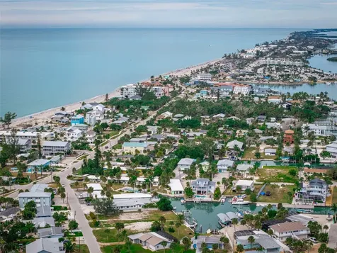 1385 Gulf Boulevard Englewood FL 34223