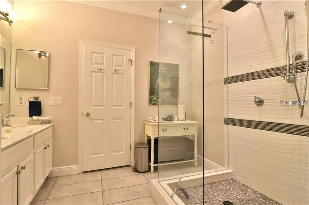 10217 Dolce Vista Drive NE St Petersburg FL 33702