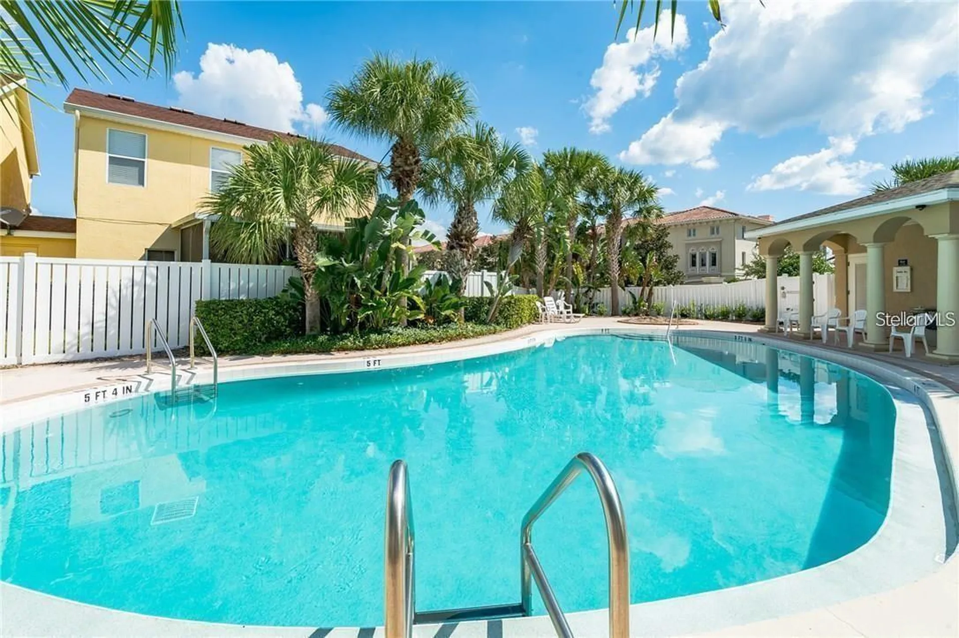 10217 Dolce Vista Drive NE St Petersburg FL 33702