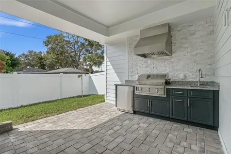 879 53rd Avenue N St Petersburg FL 33703