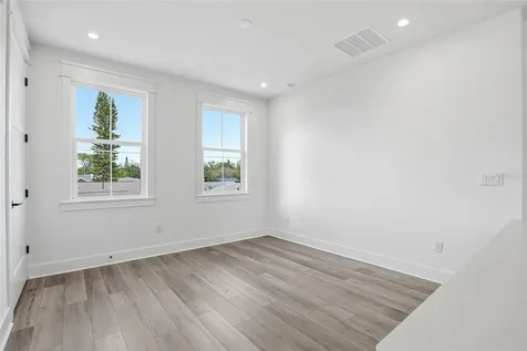 879 53rd Avenue N St Petersburg FL 33703