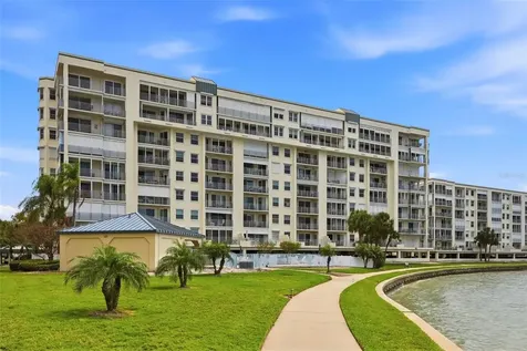 7932 Sailboat Key Boulevard S South Pasadena FL 33707