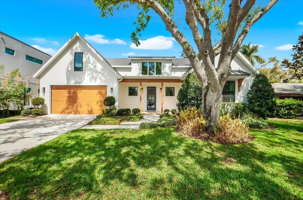 2135 Datura Street Sarasota FL 34239