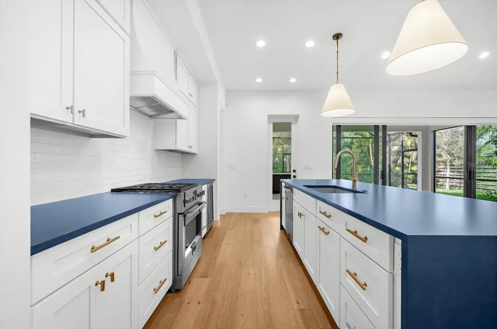2135 Datura Street Sarasota FL 34239