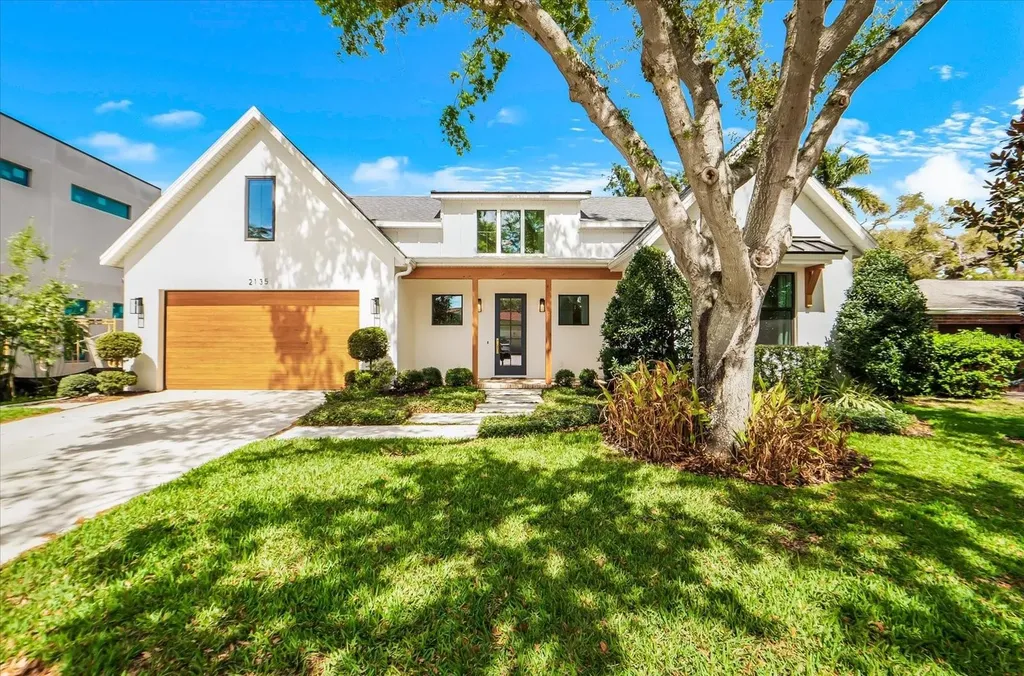 2135 Datura Street Sarasota FL 34239