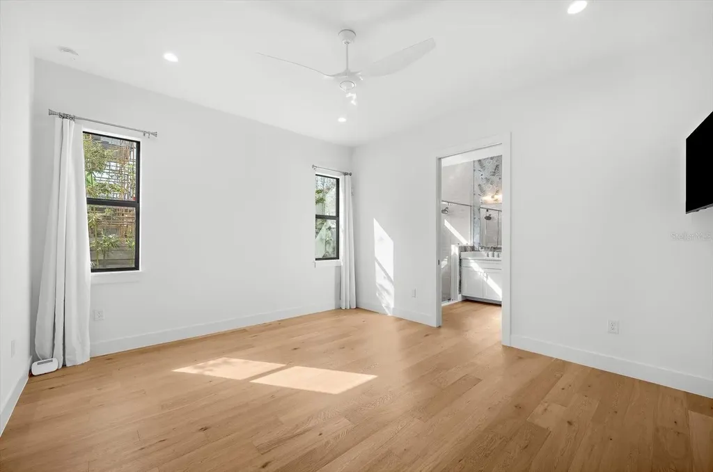 2135 Datura Street Sarasota FL 34239