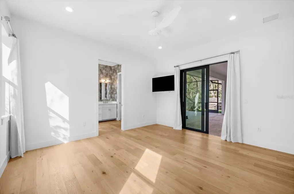 2135 Datura Street Sarasota FL 34239