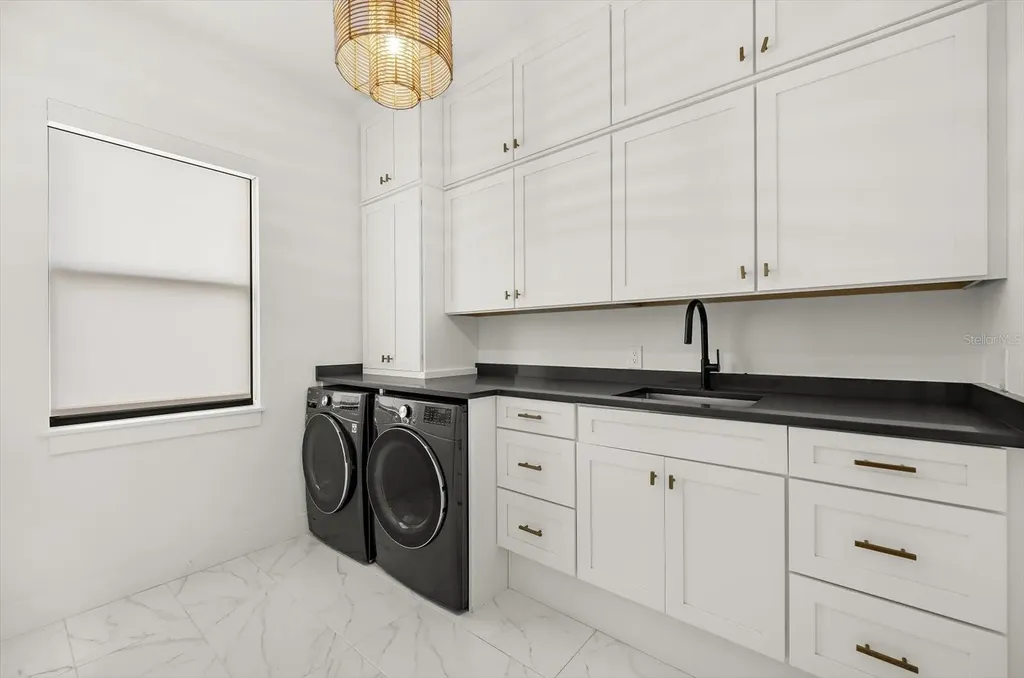 2135 Datura Street Sarasota FL 34239