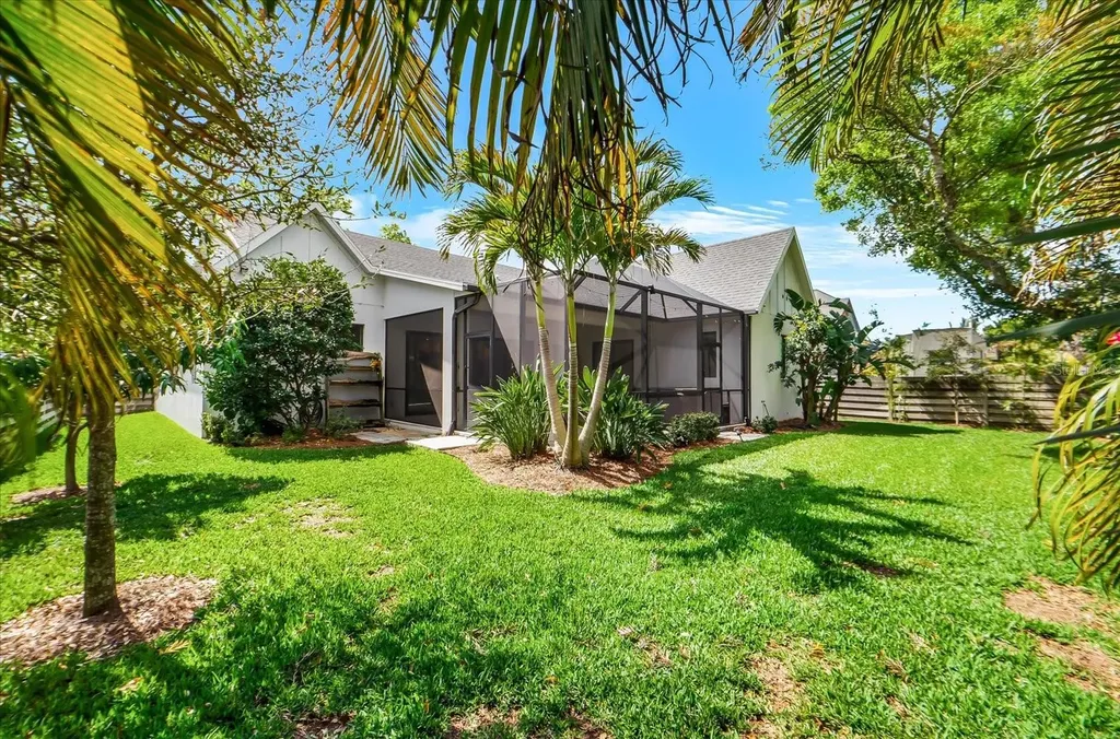 2135 Datura Street Sarasota FL 34239