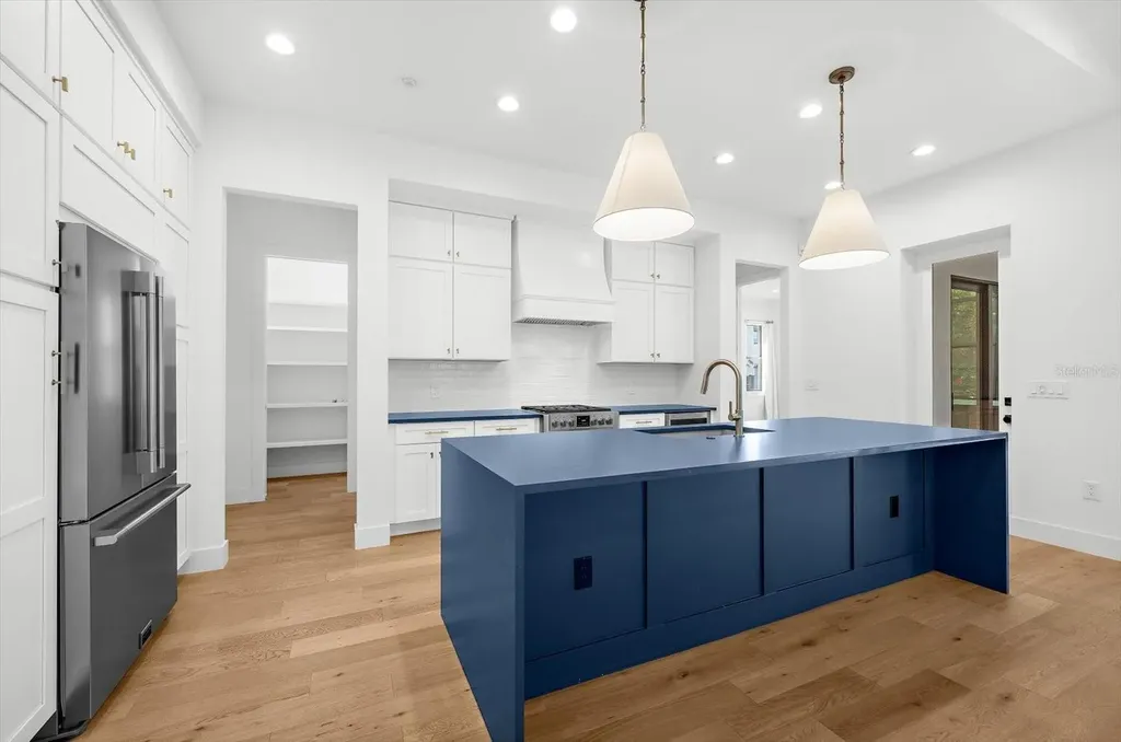 2135 Datura Street Sarasota FL 34239