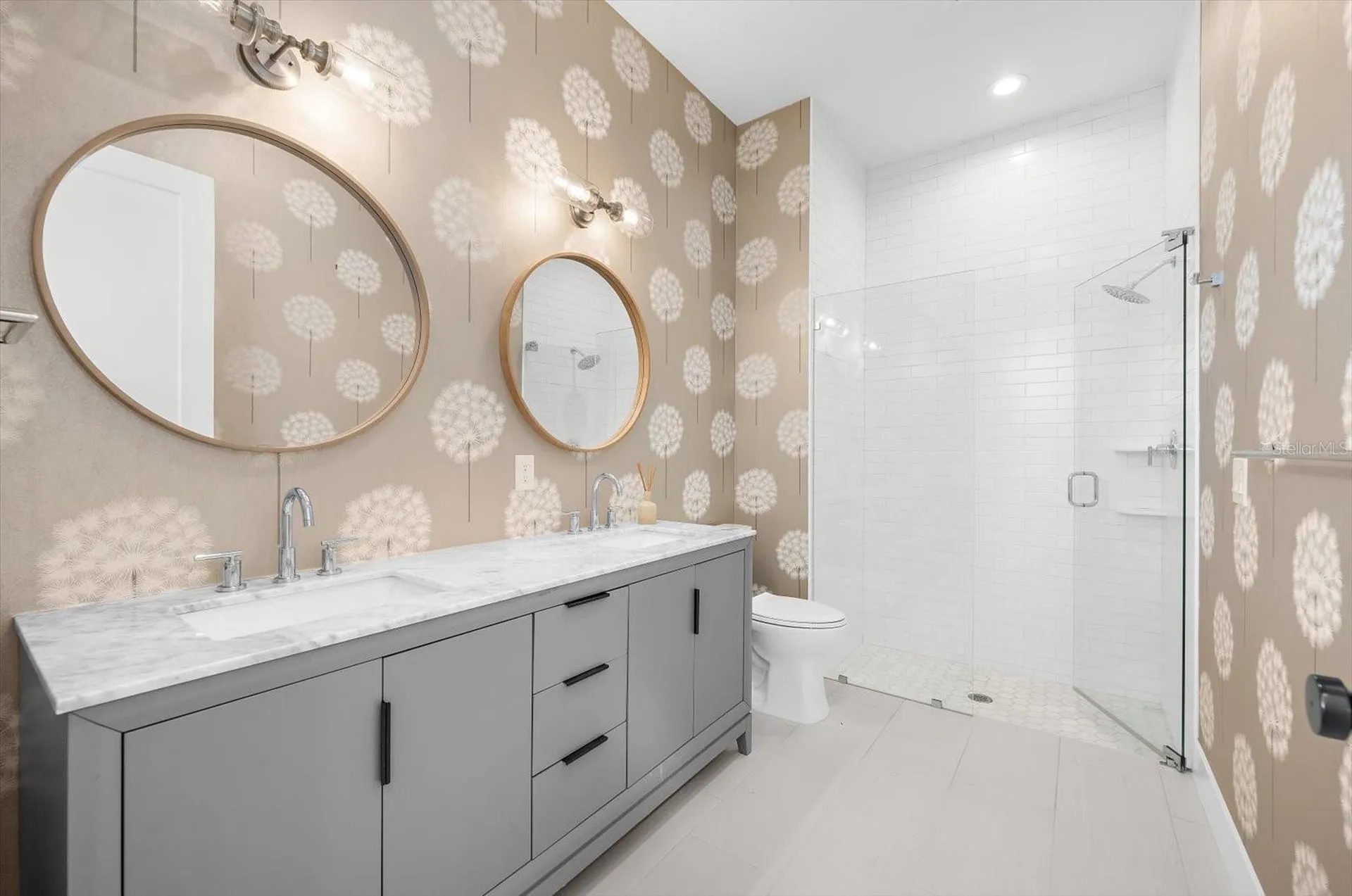 2135 Datura Street Sarasota FL 34239