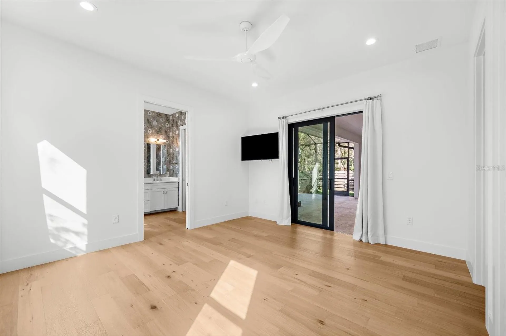 2135 Datura Street Sarasota FL 34239