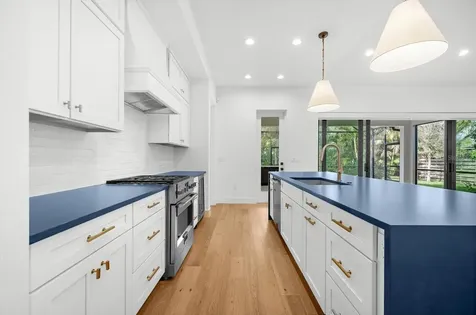 2135 Datura Street Sarasota FL 34239