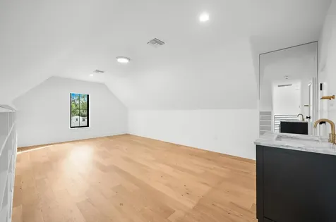 2135 Datura Street Sarasota FL 34239