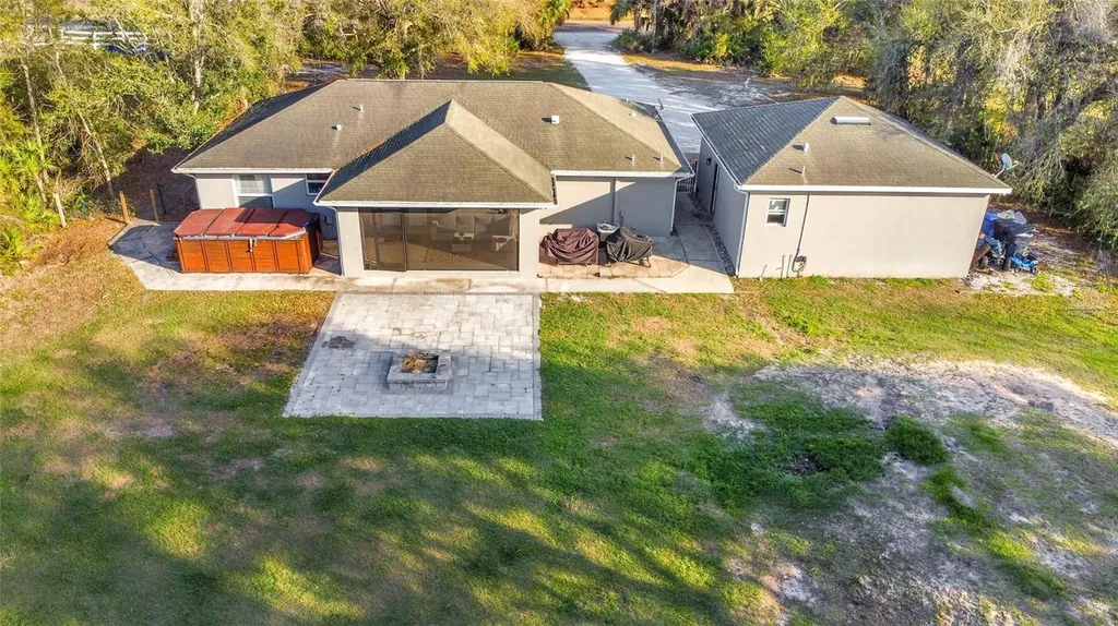 1811 Butch Cassidy Trail Wimauma FL 33598