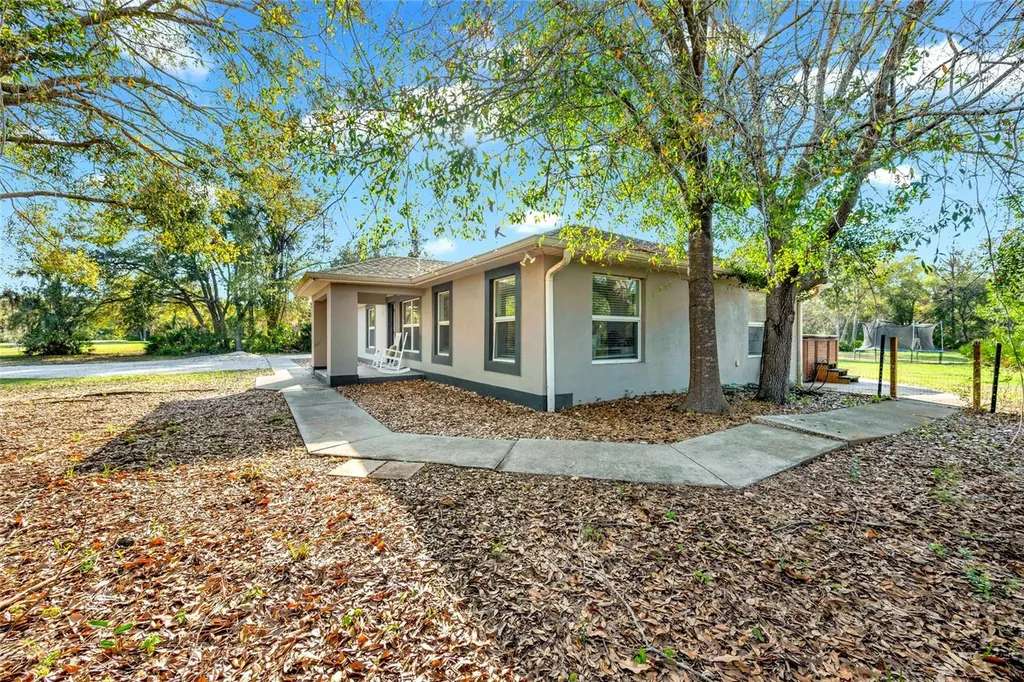 1811 Butch Cassidy Trail Wimauma FL 33598