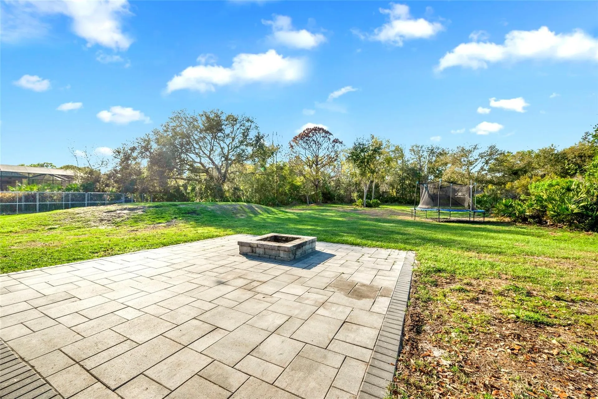 1811 Butch Cassidy Trail Wimauma FL 33598
