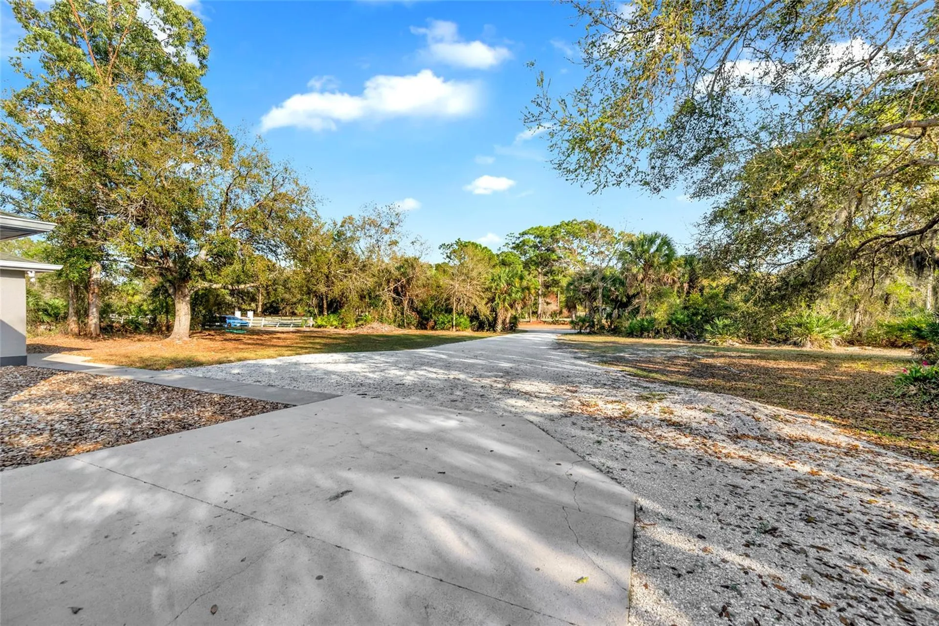 1811 Butch Cassidy Trail Wimauma FL 33598