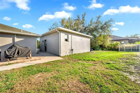 1811 Butch Cassidy Trail Wimauma FL 33598