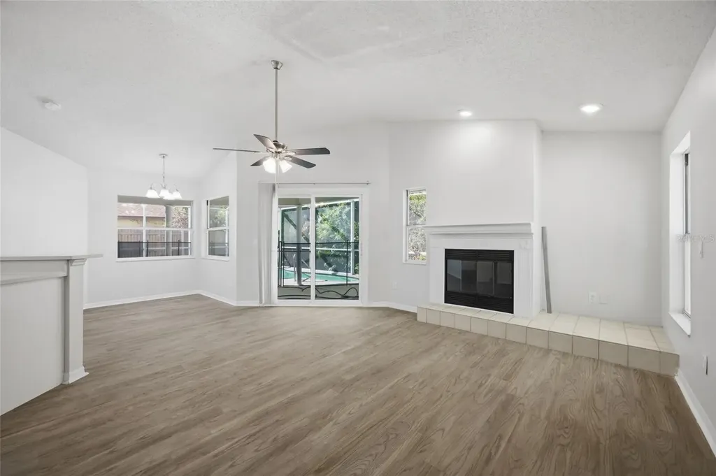 812 Crestridge Drive Tarpon Springs FL 34688