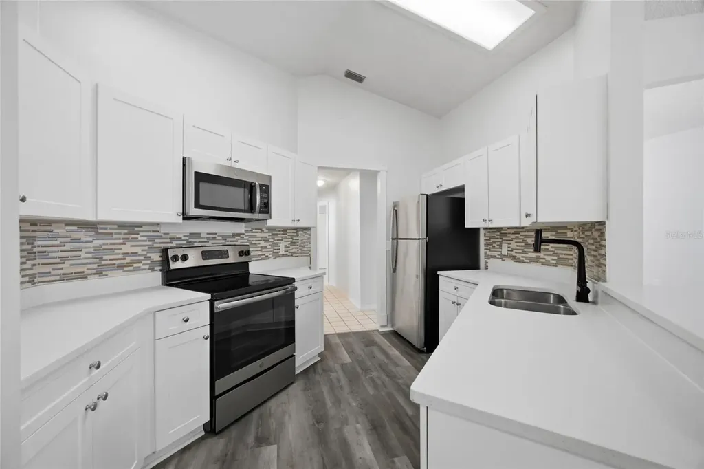 812 Crestridge Drive Tarpon Springs FL 34688