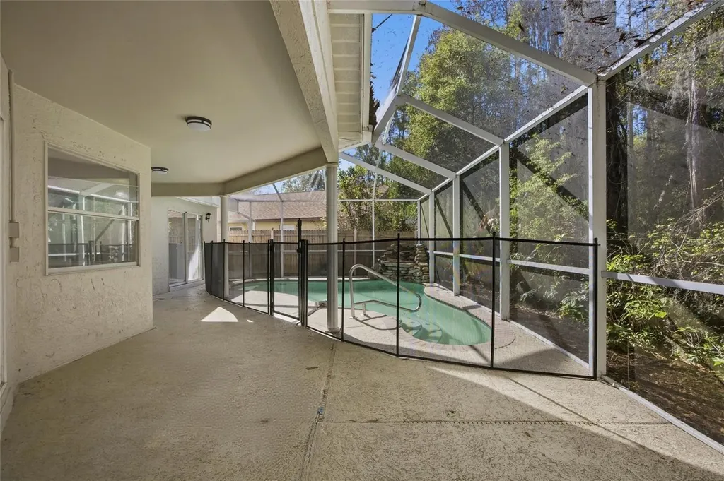 812 Crestridge Drive Tarpon Springs FL 34688